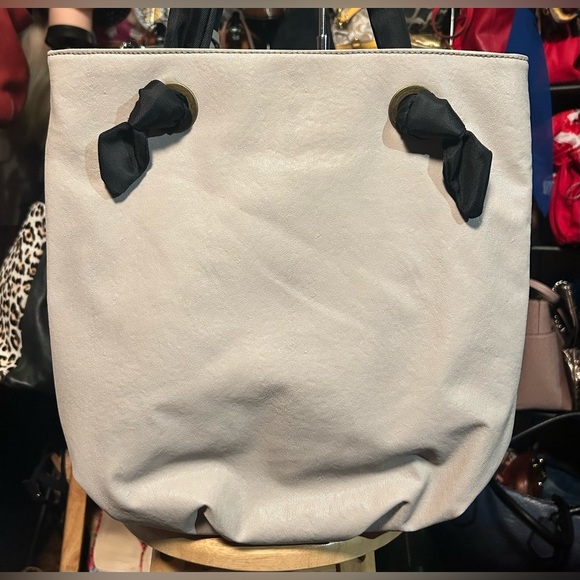 Vera Wang Simply Vera Vegan Leather Jeweled Tote Bag LIKE NEW CONDITION! - Picture 4 of 12